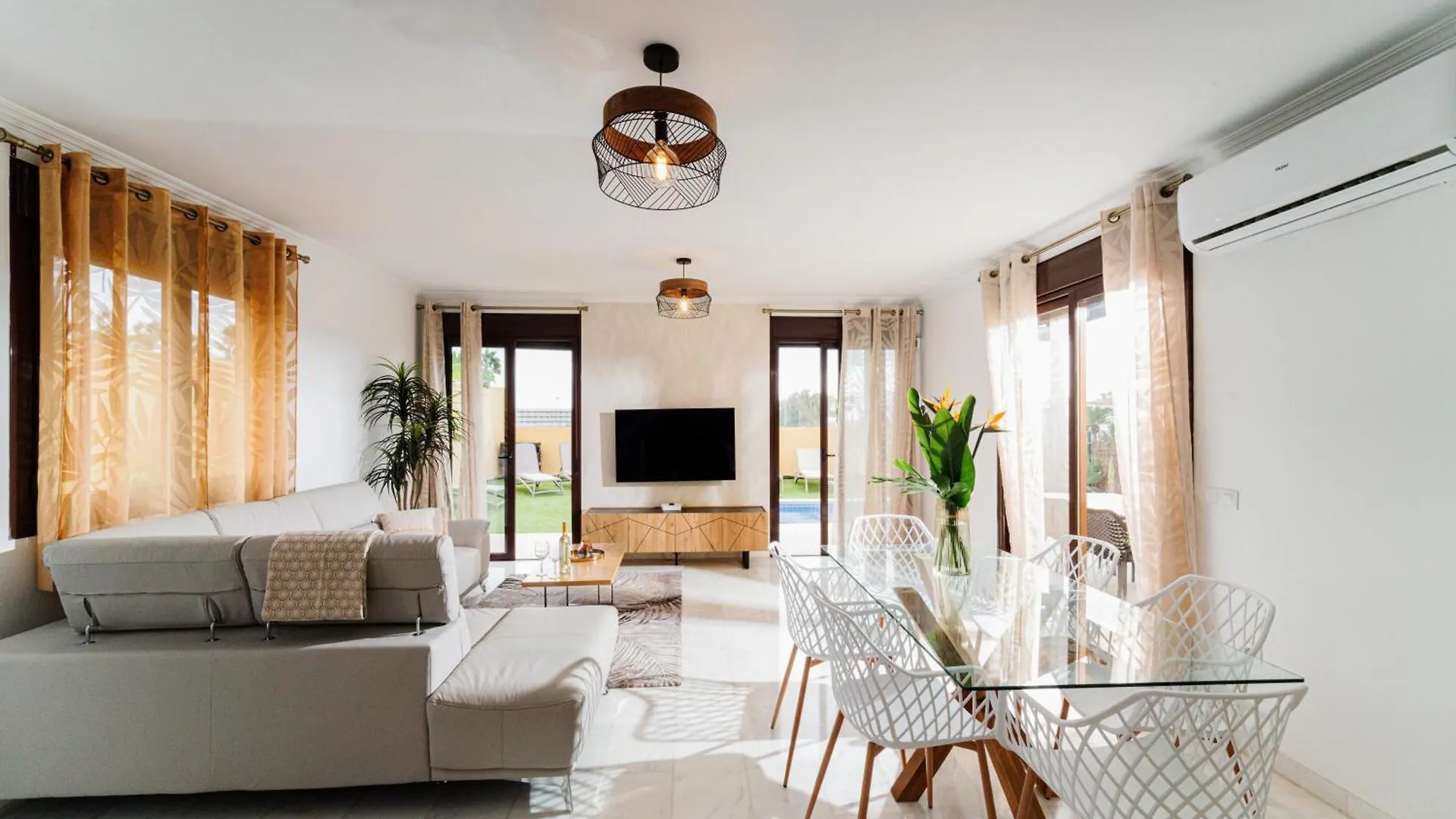 Villa With 4 Bedrooms And Private Heated Pool San Miguel de Abona